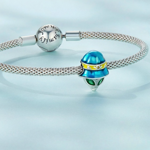 Intricately detailed alien charm